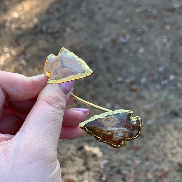 Double Arrow Head Bangle Cuff Bracelet - Picture 10 of 13